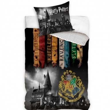 Divpusējs gultas veļas komplekts HARRY POTTER, 140x200 cm Divpusējs gultas veļas komplekts HARRY POTTER, 140x200 cm