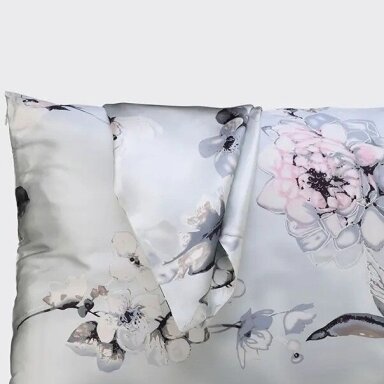 Mulberry zīda spilvendrāna FLORAL PASTEL, 19 mommju (M/M) Mulberry zīda spilvendrāna FLORAL PASTEL, 19 mommju (M/M)